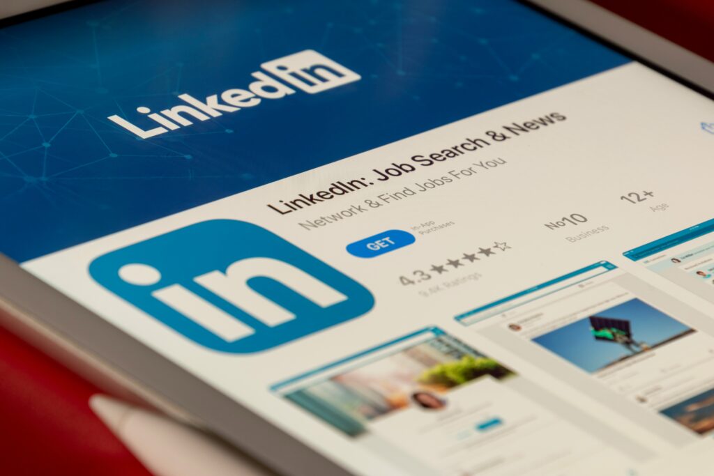 how to use LinkedIn to attract freelance clients