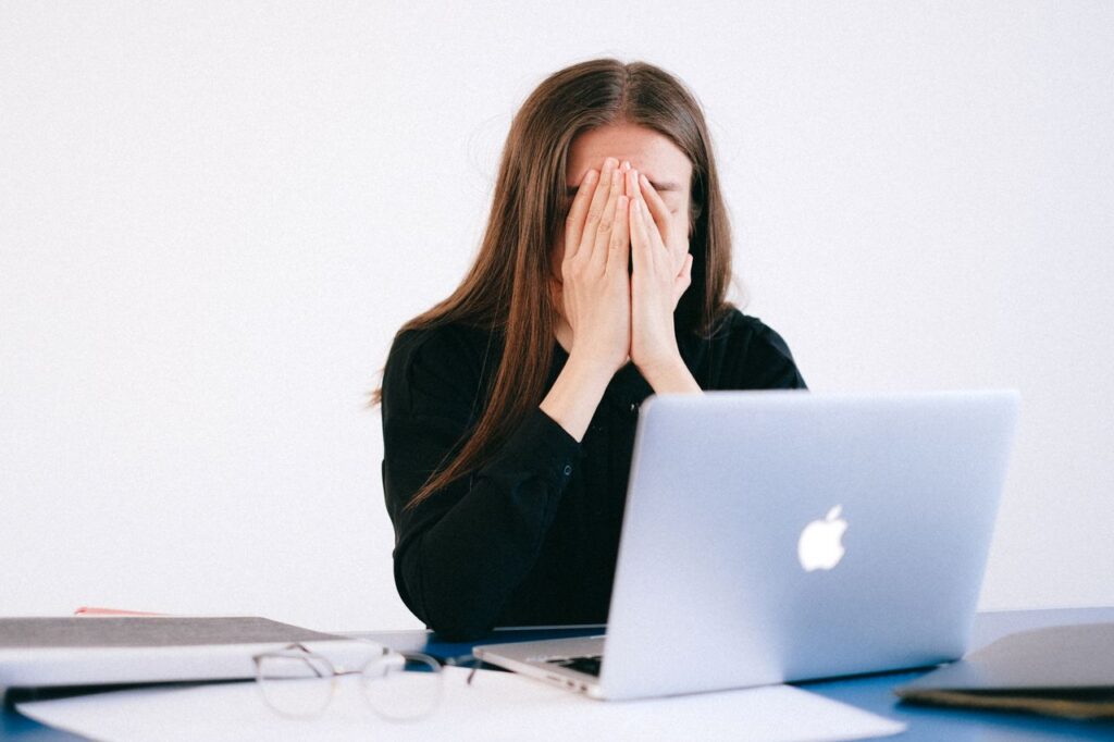 how to deal with difficult freelance clients